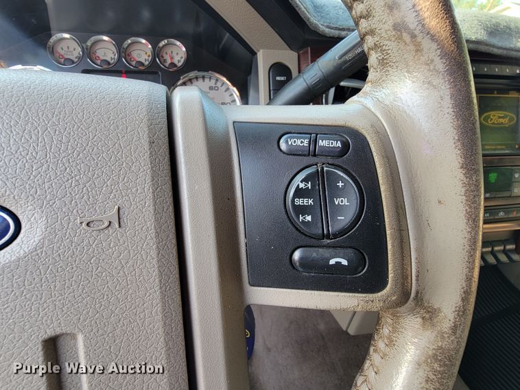 image for item HY9091 2009 Ford F350 Super Duty Lariat  Crew Cab pickup truck