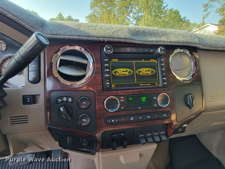 image for item HY9091 2009 Ford F350 Super Duty Lariat  Crew Cab pickup truck