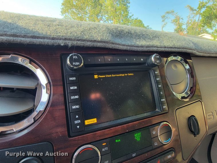 image for item HY9091 2009 Ford F350 Super Duty Lariat  Crew Cab pickup truck