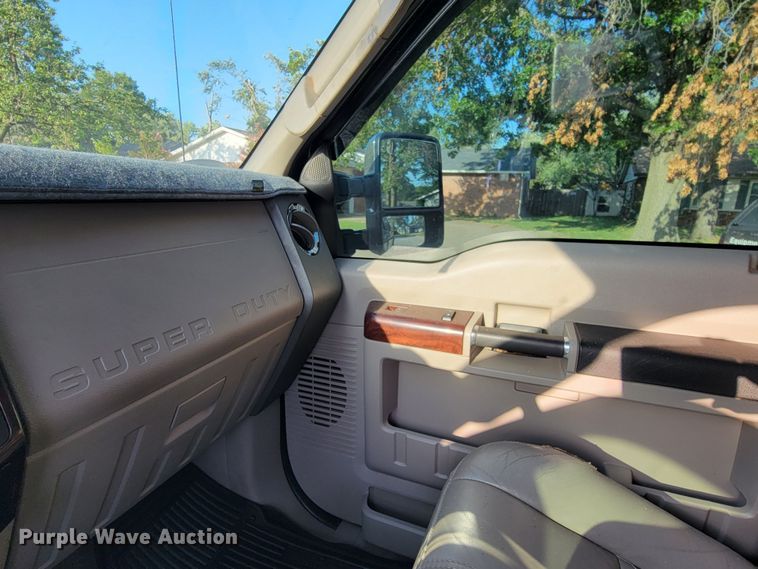 image for item HY9091 2009 Ford F350 Super Duty Lariat  Crew Cab pickup truck