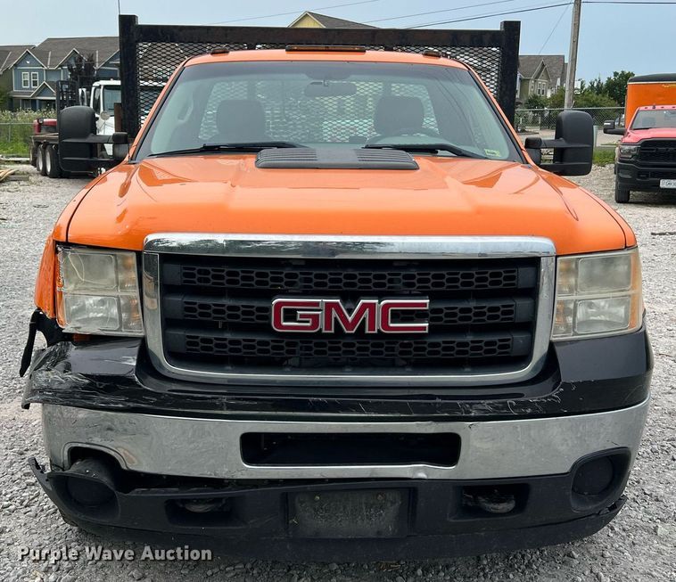 image for item II9220 2011 GMC Sierra 3500HD  dump flatbed pickup truck