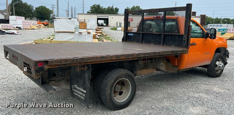 image for item II9220 2011 GMC Sierra 3500HD  dump flatbed pickup truck