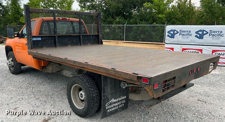 image for item II9220 2011 GMC Sierra 3500HD  dump flatbed pickup truck