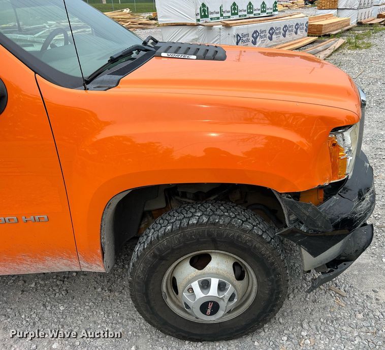 image for item II9220 2011 GMC Sierra 3500HD  dump flatbed pickup truck