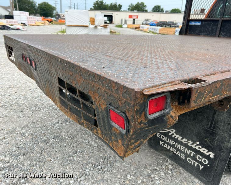 image for item II9220 2011 GMC Sierra 3500HD  dump flatbed pickup truck