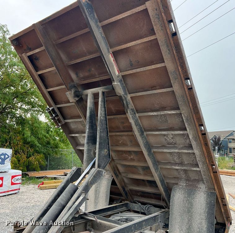 image for item II9220 2011 GMC Sierra 3500HD  dump flatbed pickup truck