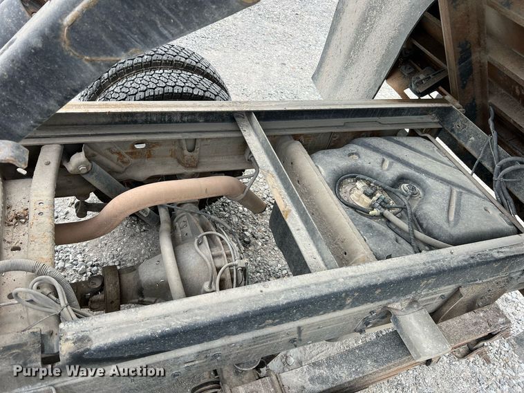 image for item II9220 2011 GMC Sierra 3500HD  dump flatbed pickup truck