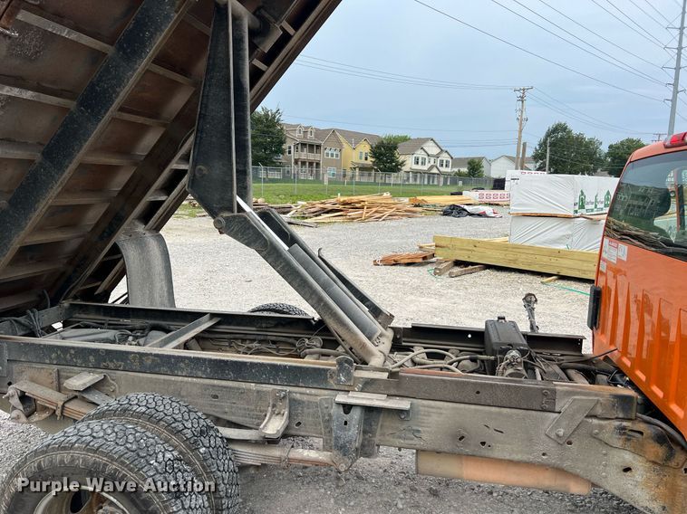 image for item II9220 2011 GMC Sierra 3500HD  dump flatbed pickup truck