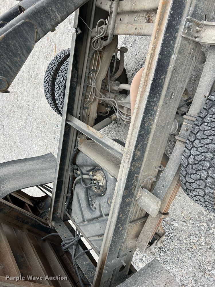 image for item II9220 2011 GMC Sierra 3500HD  dump flatbed pickup truck