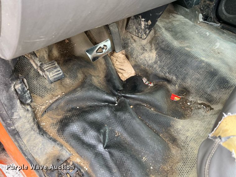 image for item II9220 2011 GMC Sierra 3500HD  dump flatbed pickup truck