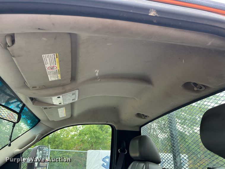 image for item II9220 2011 GMC Sierra 3500HD  dump flatbed pickup truck