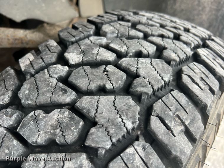 image for item II9220 2011 GMC Sierra 3500HD  dump flatbed pickup truck