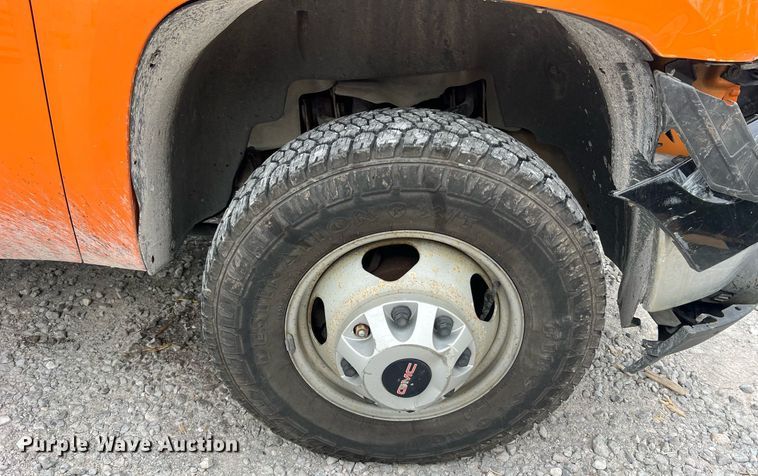 image for item II9220 2011 GMC Sierra 3500HD  dump flatbed pickup truck