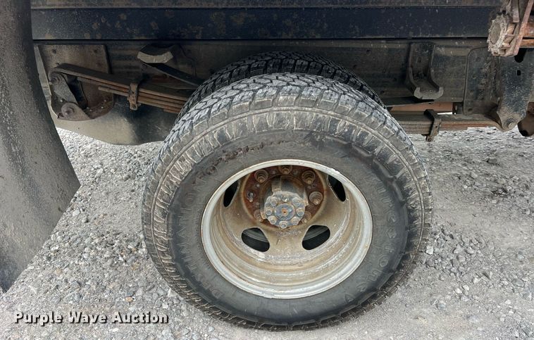 image for item II9220 2011 GMC Sierra 3500HD  dump flatbed pickup truck