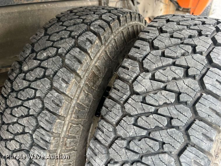 image for item II9220 2011 GMC Sierra 3500HD  dump flatbed pickup truck