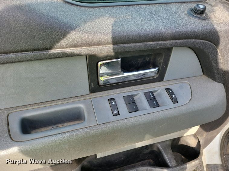 image for item IQ9764 2013 Ford F150  SuperCab pickup truck