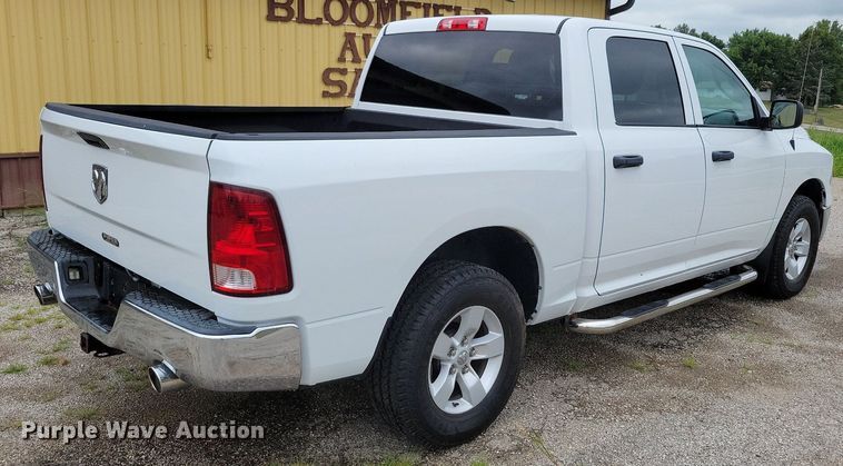 image for item IQ9807 2018 Dodge Ram 1500  Crew Cab pickup truck