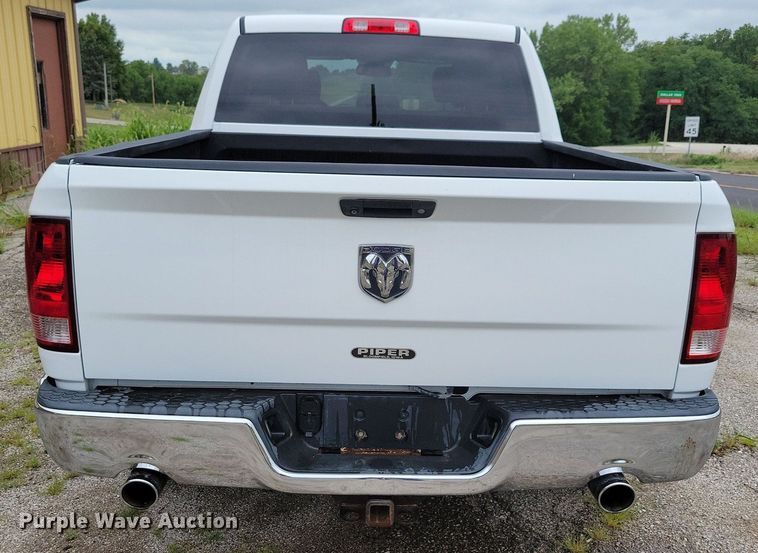 image for item IQ9807 2018 Dodge Ram 1500  Crew Cab pickup truck