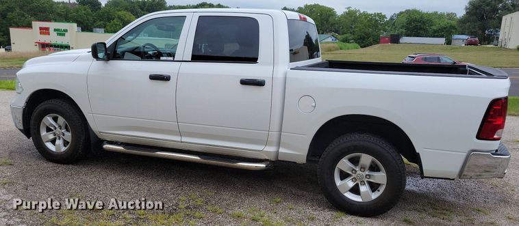 image for item IQ9807 2018 Dodge Ram 1500  Crew Cab pickup truck