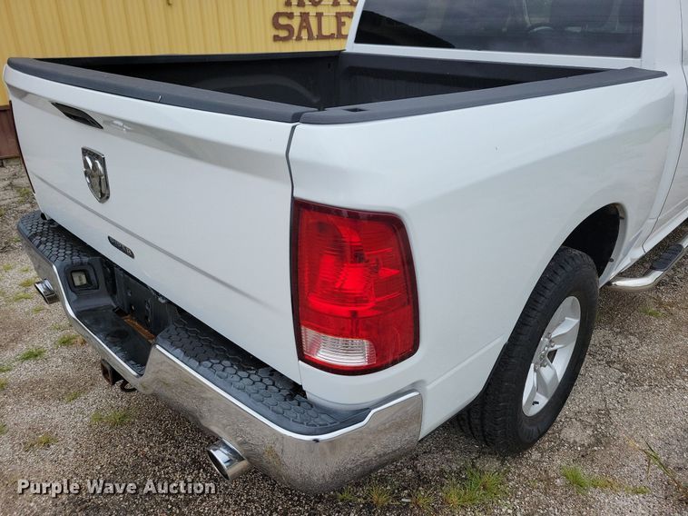 image for item IQ9807 2018 Dodge Ram 1500  Crew Cab pickup truck