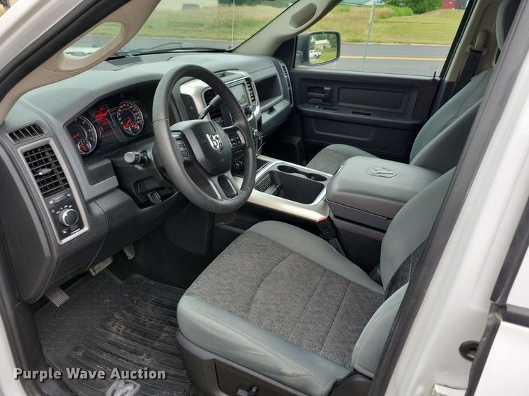 image for item IQ9807 2018 Dodge Ram 1500  Crew Cab pickup truck