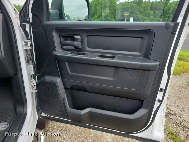 image for item IQ9807 2018 Dodge Ram 1500  Crew Cab pickup truck