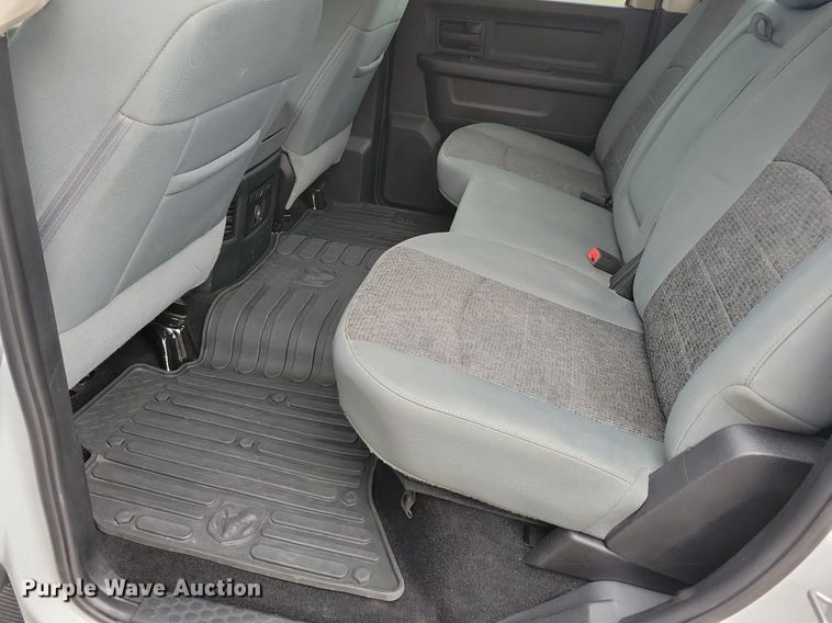 image for item IQ9807 2018 Dodge Ram 1500  Crew Cab pickup truck