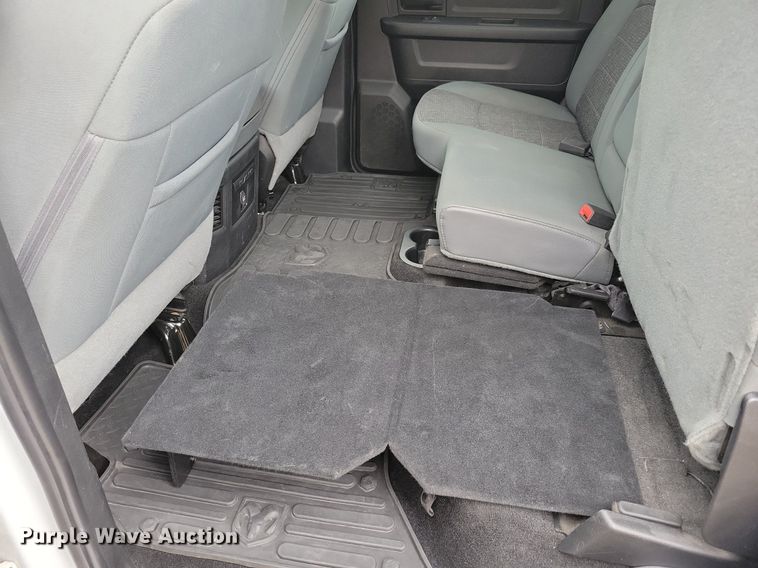 image for item IQ9807 2018 Dodge Ram 1500  Crew Cab pickup truck