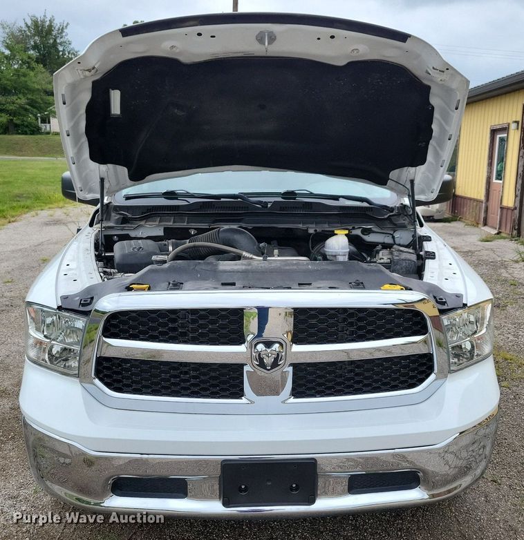image for item IQ9807 2018 Dodge Ram 1500  Crew Cab pickup truck