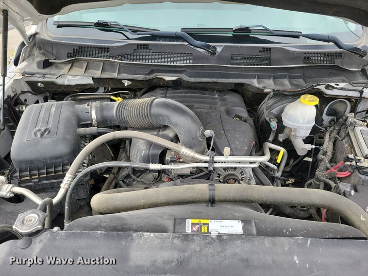 image for item IQ9807 2018 Dodge Ram 1500  Crew Cab pickup truck