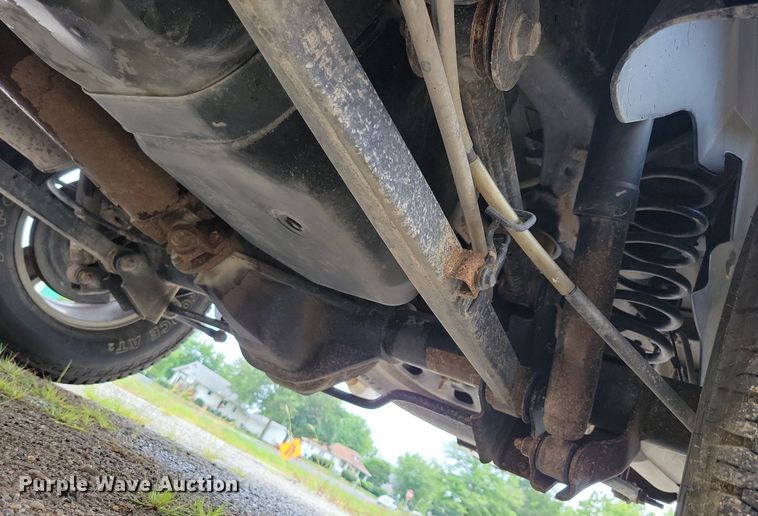 image for item IQ9807 2018 Dodge Ram 1500  Crew Cab pickup truck