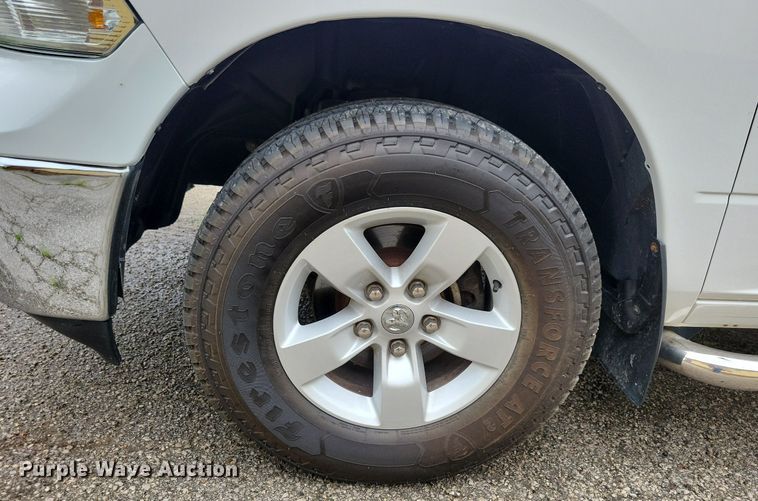 image for item IQ9807 2018 Dodge Ram 1500  Crew Cab pickup truck