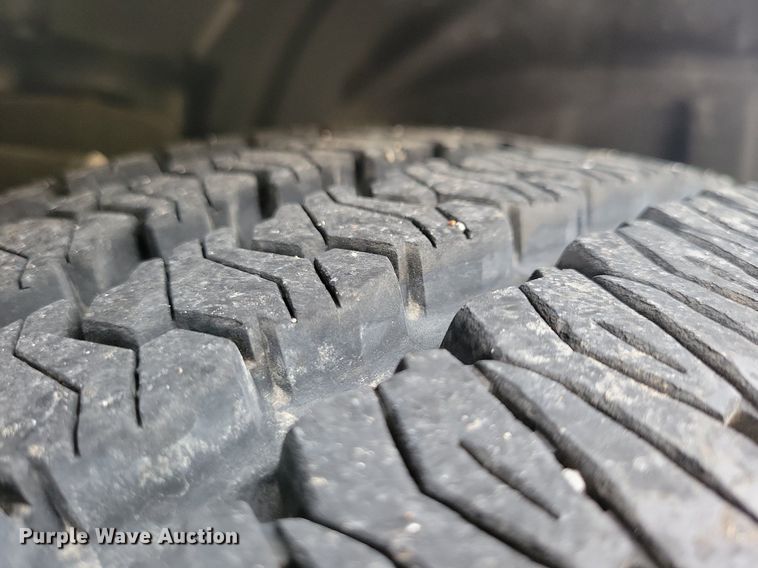 image for item IQ9807 2018 Dodge Ram 1500  Crew Cab pickup truck