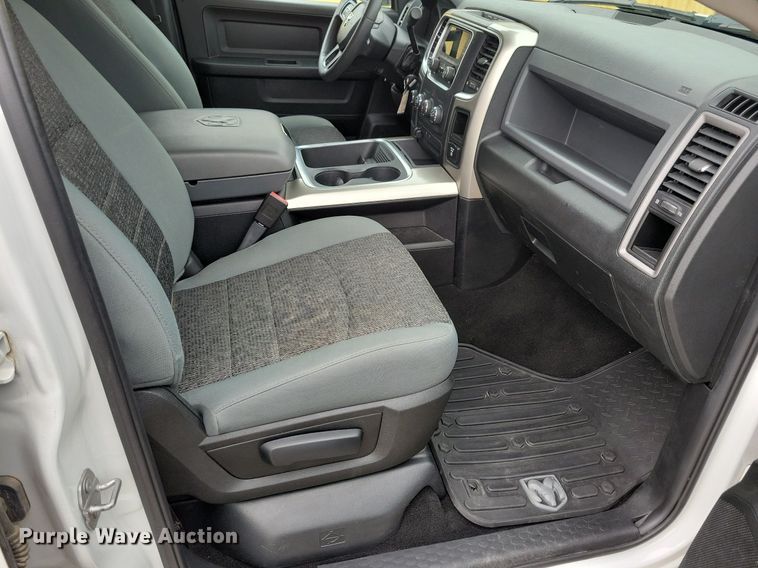 image for item IQ9807 2018 Dodge Ram 1500  Crew Cab pickup truck