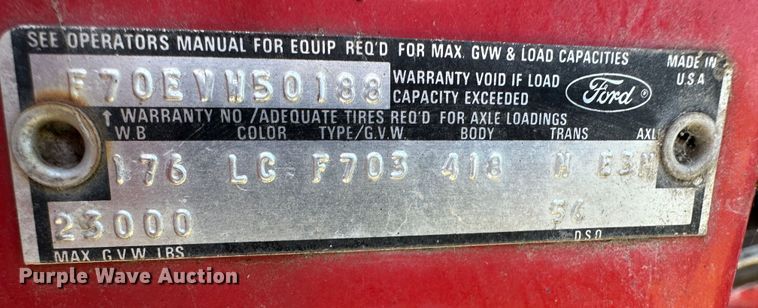 image for item JD9026 1975 Ford F700  oil distributor truck