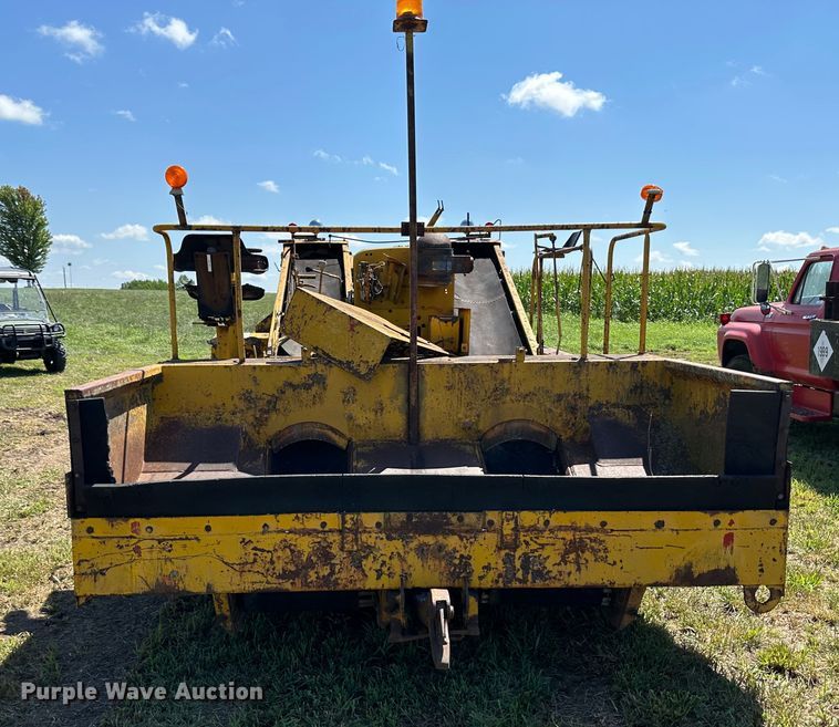 image for item JD9027 E. D. Etnyre & Co  chip spreader