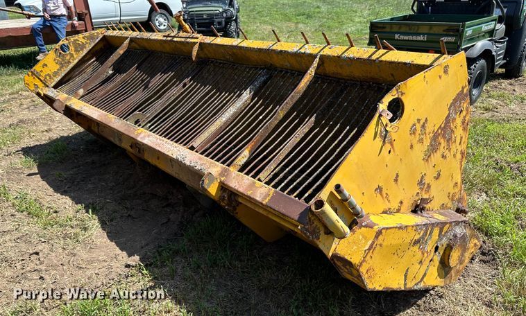 image for item JD9027 E. D. Etnyre & Co  chip spreader