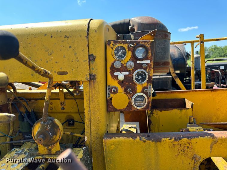 image for item JD9027 E. D. Etnyre & Co  chip spreader