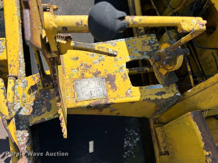 image for item JD9027 E. D. Etnyre & Co  chip spreader