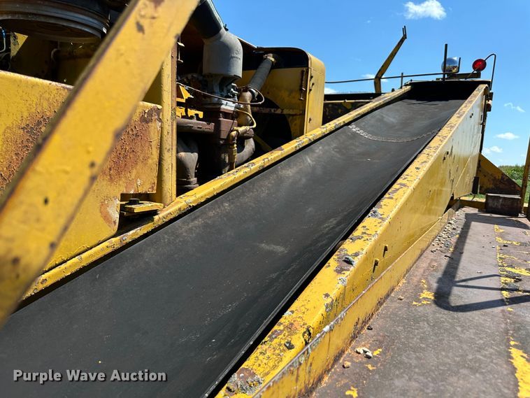 image for item JD9027 E. D. Etnyre & Co  chip spreader