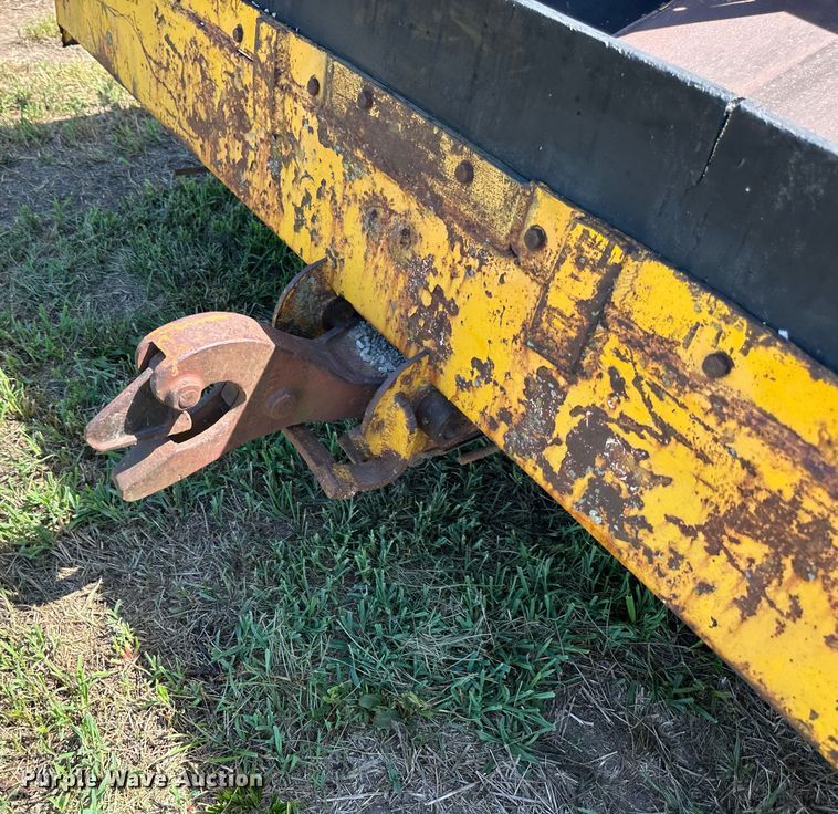 image for item JD9027 E. D. Etnyre & Co  chip spreader