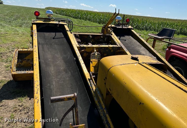 image for item JD9027 E. D. Etnyre & Co  chip spreader