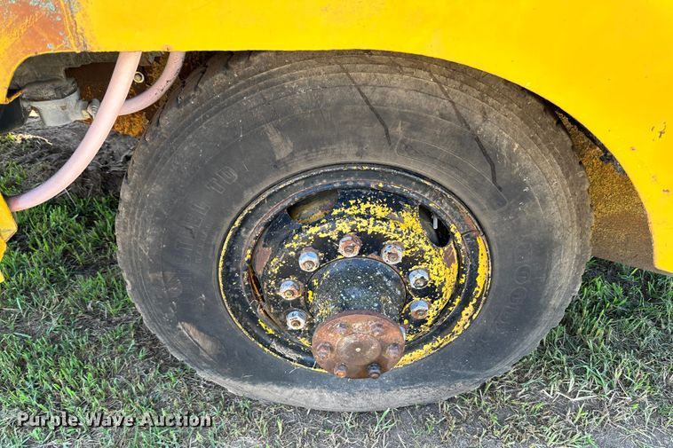 image for item JD9027 E. D. Etnyre & Co  chip spreader