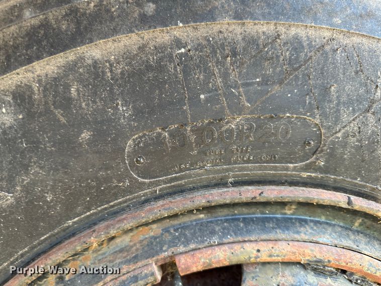 image for item JD9027 E. D. Etnyre & Co  chip spreader