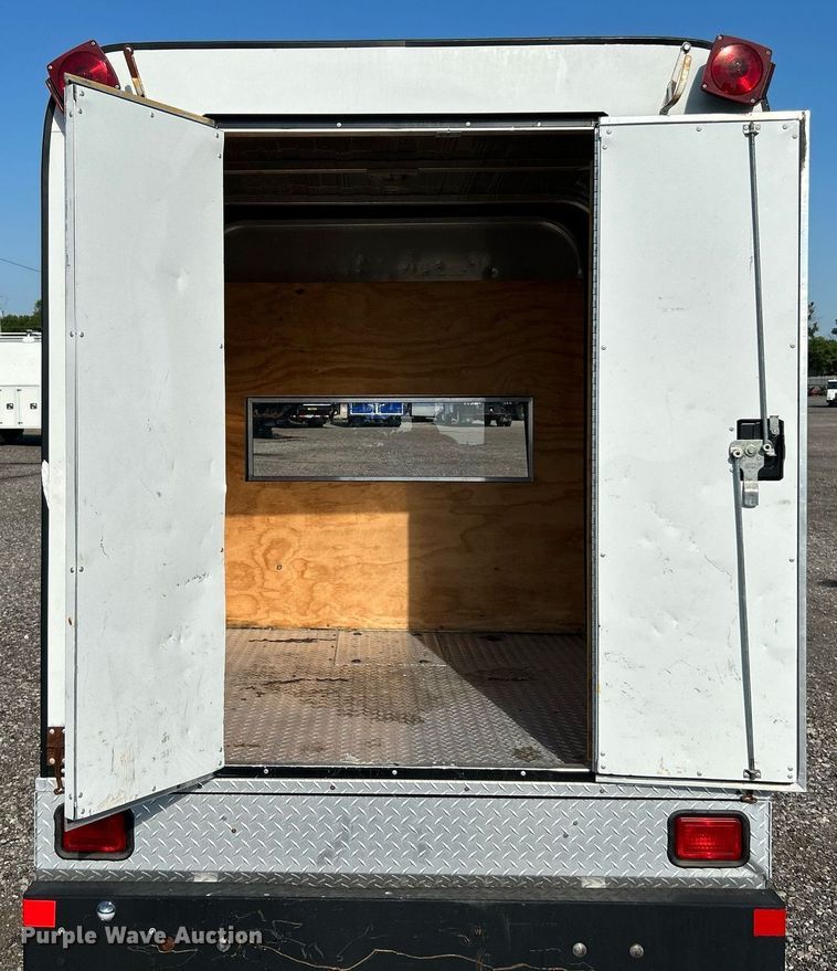 image for item JW9321 2009 E-Ride Industries  utility vehicle