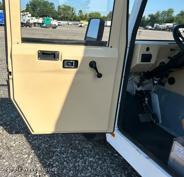 image for item JW9321 2009 E-Ride Industries  utility vehicle