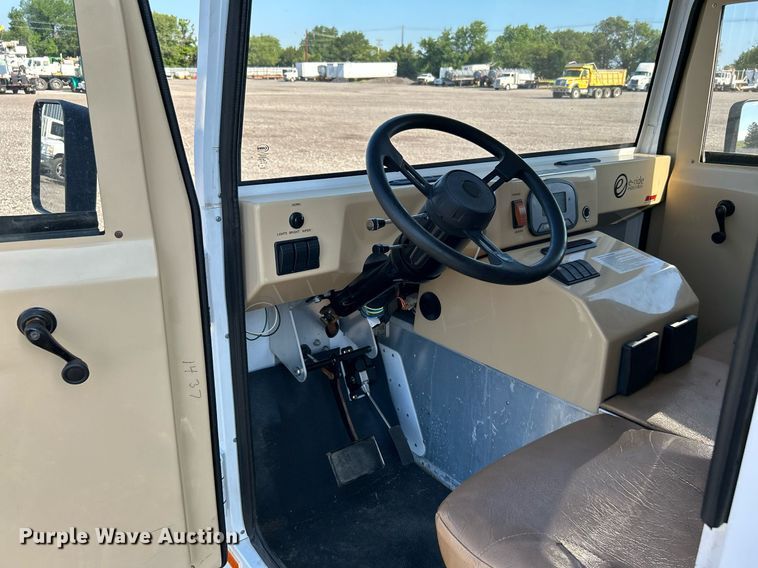 image for item JW9321 2009 E-Ride Industries  utility vehicle