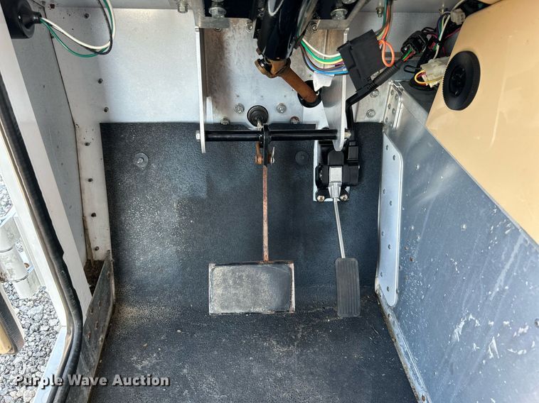 image for item JW9321 2009 E-Ride Industries  utility vehicle