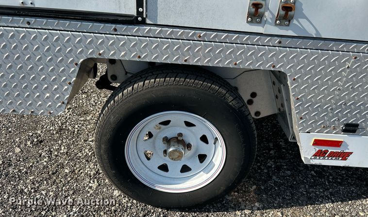 image for item JW9321 2009 E-Ride Industries  utility vehicle