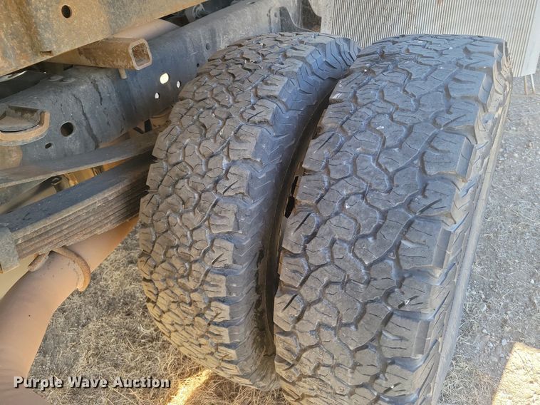 image for item KD9265 2014 Ford  F350 Super Duty  dump bed pickup truck